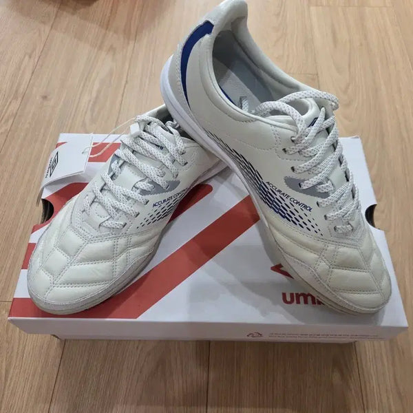 [BUNJANG] Umbro Revenge Premium TF 255 / [새상품/255] 엄브로 리벤지 프리미엄 TF