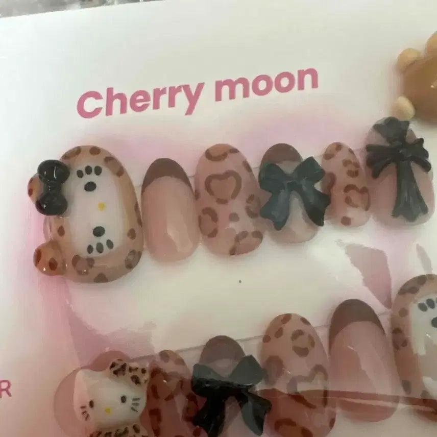 [BUNJANG] Gyaru Hello Kitty Nail Tips / (새상품) 가격내림 더이상 x 갸루키티 네일