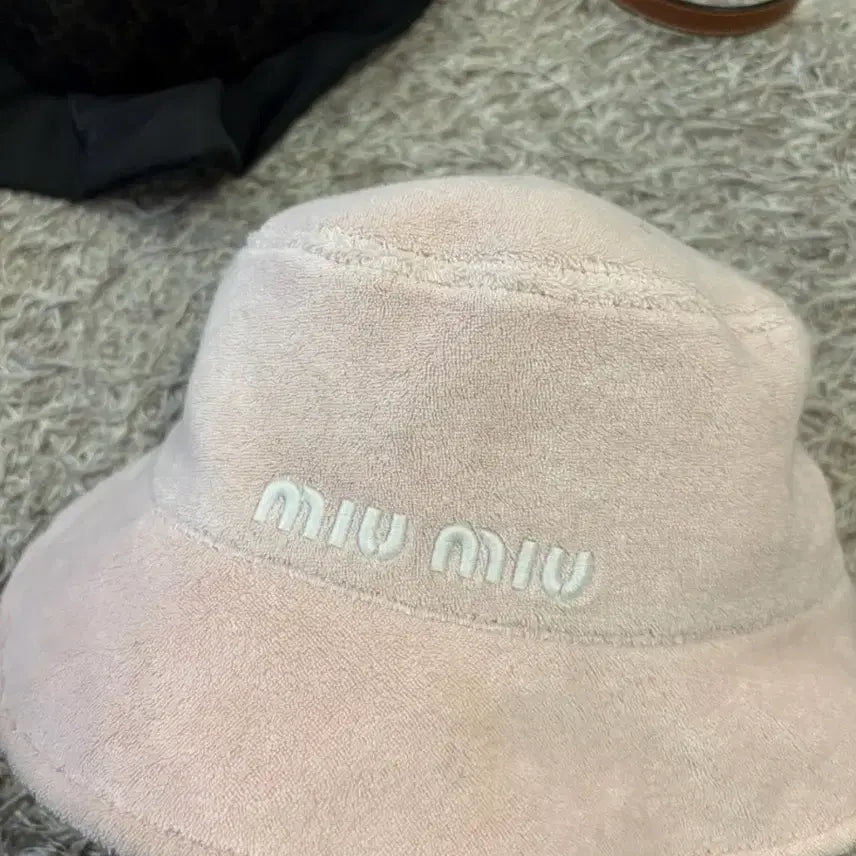 [BUNJANG] Miu Miu Terry Bucket Hat Alabaster Pink M / 미우미우 MIUMIU 테리 버킷햇 앨러배스터 핑크 M