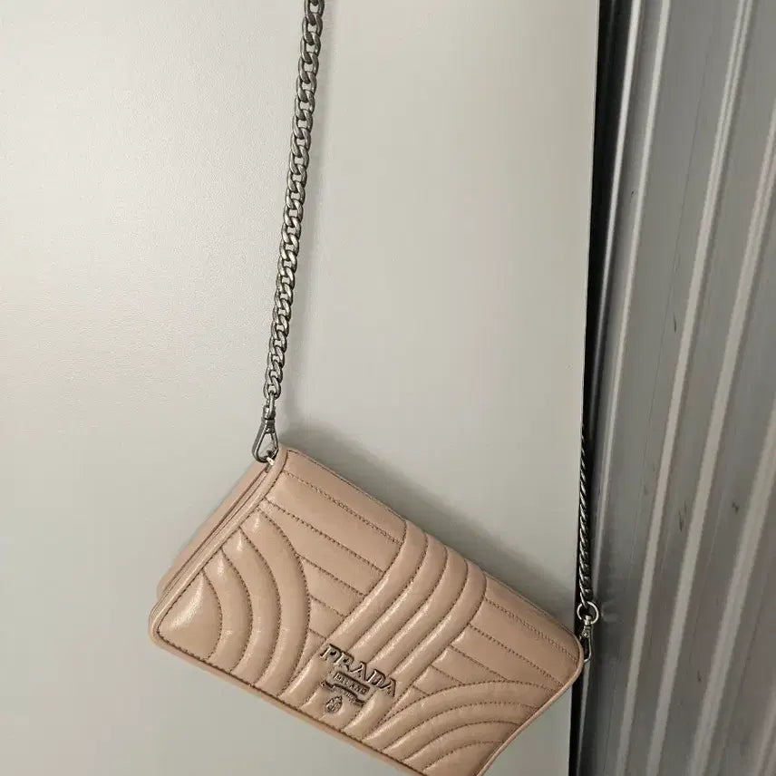 [BUNJANG] Prada Diagram Chain Wallet Beige / 프라다 다이아그램 WOC 베이지 체인백