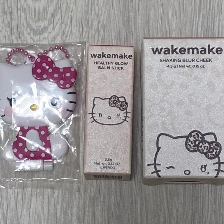 [BUNJANG] WAKEMAKE x GalyKitty Cosmetic Mirror Keyring Set / 웨이크메이크 갸루키티 화장품 거울키링 세트