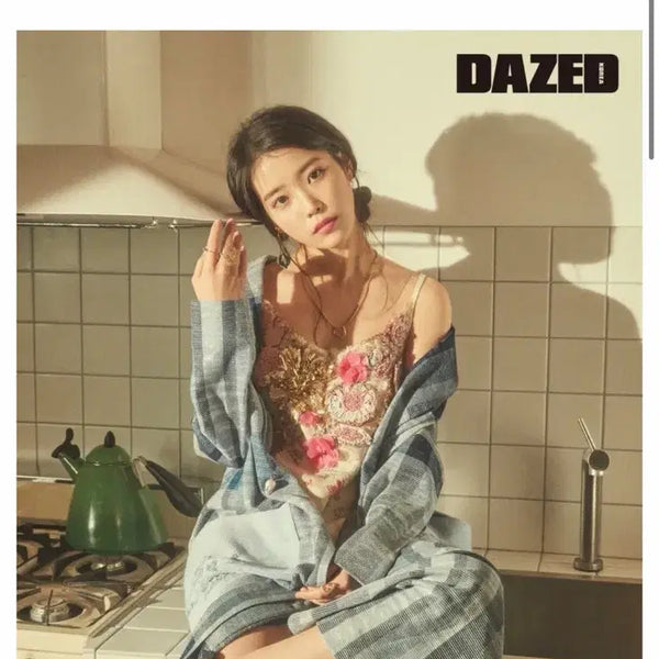 [BUNJANG] Dazed Korea 2019 Magazine featuring IU Pictorial / (초희귀)데이즈드 코리아 2019년 아이유 화보 (표지 남주혁, 한지민)