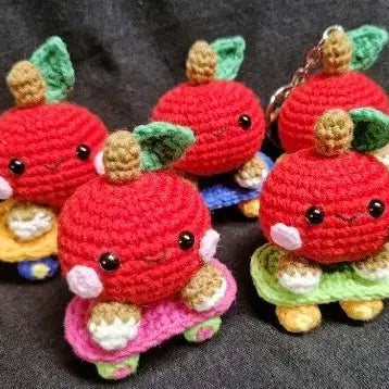 [BUNJANG] Handmade Skateboard Apple Charm Keychain / 보드타는 꼬마사과키링