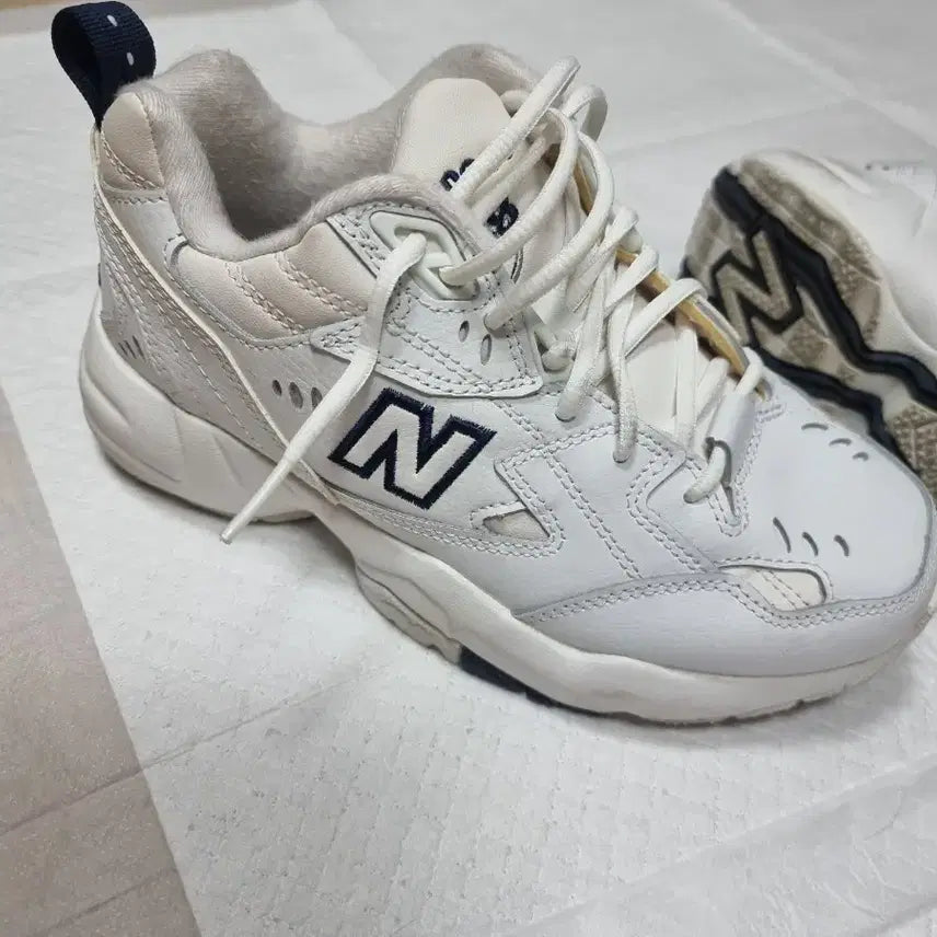 [BUNJANG] New Balance 608 White Sneakers / 뉴발란스 608 흰색 운동화