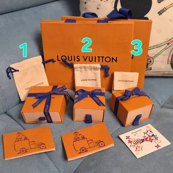 [BUNJANG] Louis Vuitton Box, Dust Bag, and Shopping Bag Set / 6-2)루이비통팔찌목걸이반지귀걸이 박스더스트셋트(3번셋트가격임)