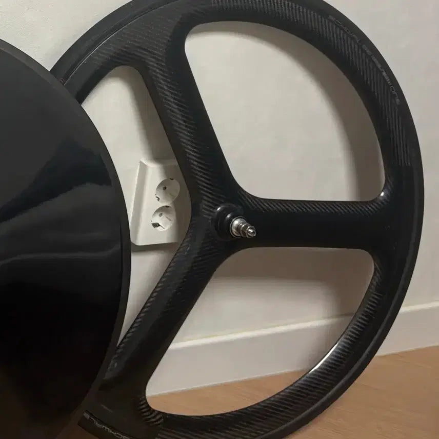 [BUNJANG] Carbon Fiber 3-Spoke Front Wheel / 삼발이 프론트 타튜 포함