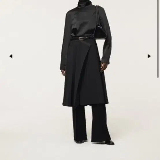 [BUNJANG] Recto Open Back Satin Blouse / 렉토 오픈백 새틴 블라우스