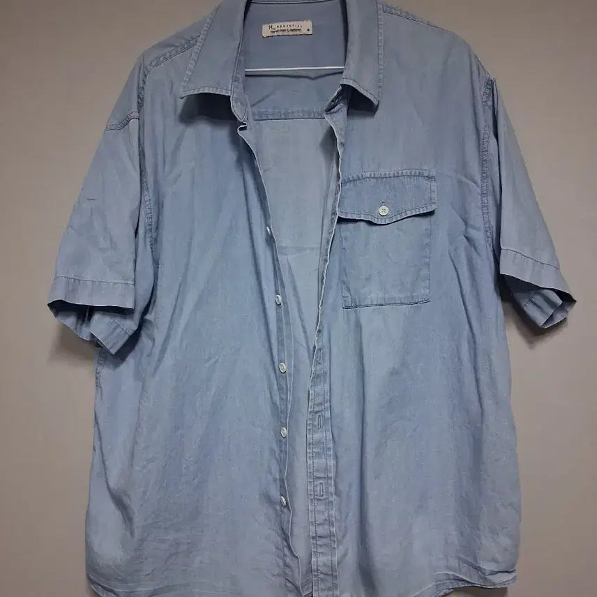 [BUNJANG] H.ESSENTIALS Denim Short Sleeve Shirt / 행텐 데님 반팔 셔츠(M)