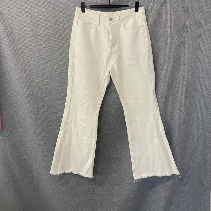 [BUNJANG] PRINCESS POLLY High-Waisted Flare Denim Pants / PRINCESS POLLY 프린세스폴리 하이웨스트 플레어 데님 팬츠
