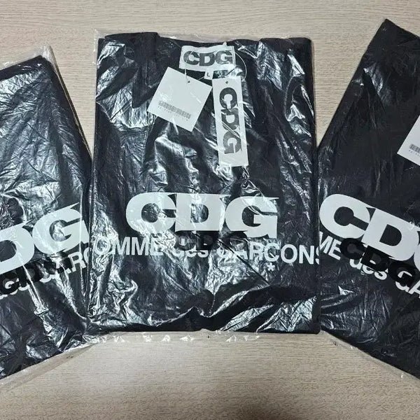 [BUNJANG] Comme des Garçons CDG Black Short Sleeve T-Shirt / CDG 꼼데가르송 반팔티 블랙 M/L/XL