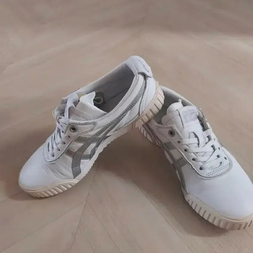 [BUNJANG] Onitsuka Tiger Mexico 66 White Silver Sneakers / 오니츠카타이거 멕시코66 화이트 실버 235