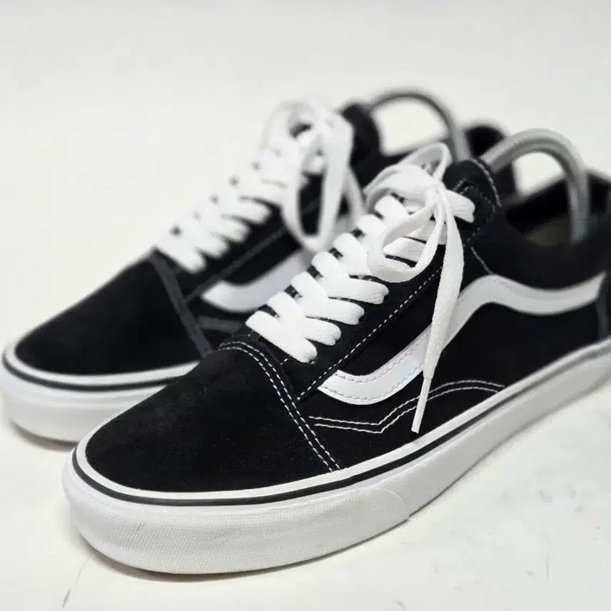 [BUNJANG] Vans Old Skool Black White Sneakers (260mm) / 반스 올드스쿨 블랙 화이트 (260mm)