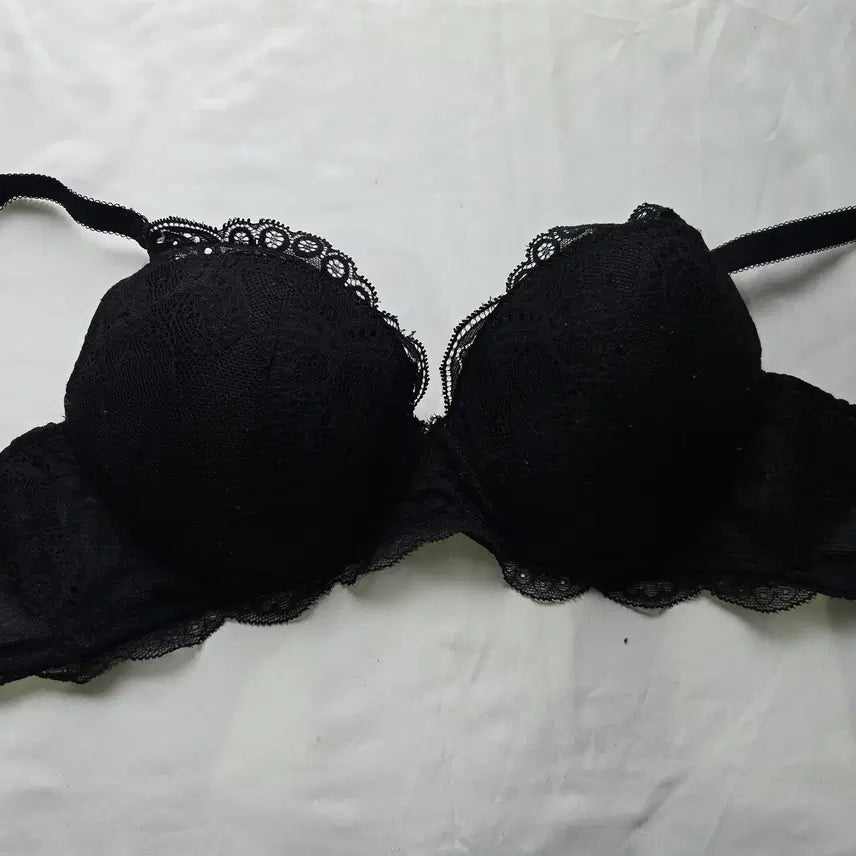 [BUNJANG] Black Lace Molded Bra A Cup (Used) / (중고) 블랙 레이스 몰드 브래지어 A컵
