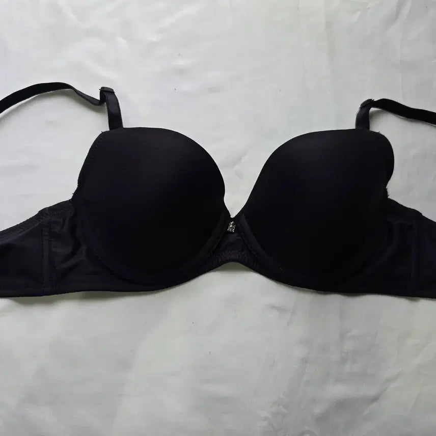 [BUNJANG] Black Simple Molded Bra B Cup / (중고) 블랙 심플 몰드 브래지어 B컵