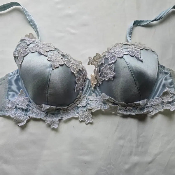 [BUNJANG] Sky Blue Embroidered Lace Bra - B Cup / (중고) 스카이 블루 자수 레이스 브래지어 B컵