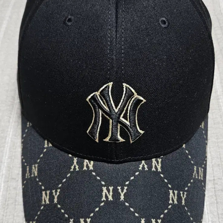 [BUNJANG] MLB Yankees Monogram Baseball Cap Black / MLB 양키스 모노그램 블랙
