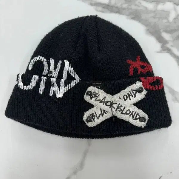 [BUNJANG] Black Blonde Detail Beanie / 블랙블론드 디테일 비니