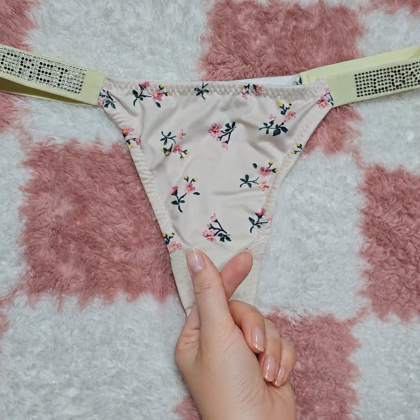 [BUNJANG] Cream Flower Cubic Strap Panties / G(중고) 크림색 플라워 큐빅 스트랩 팬티
