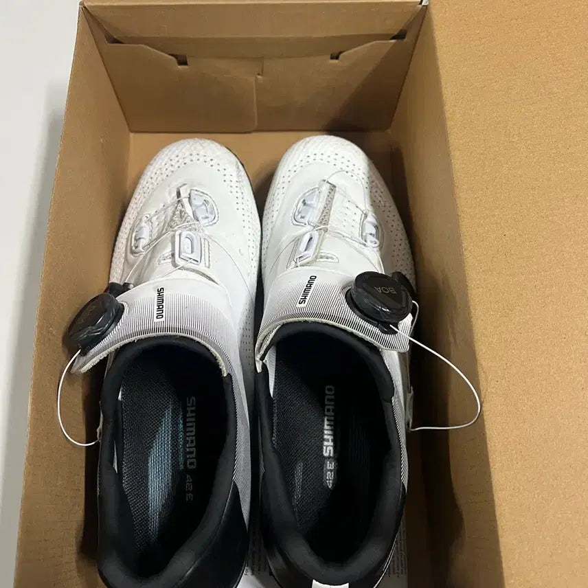 [BUNJANG] Shimano RC7 Carbon Cycling Shoes (Size 42E Wide) / 시마노 RC7 카본 클릿 슈즈 사이클 로드 자전거 팝니다