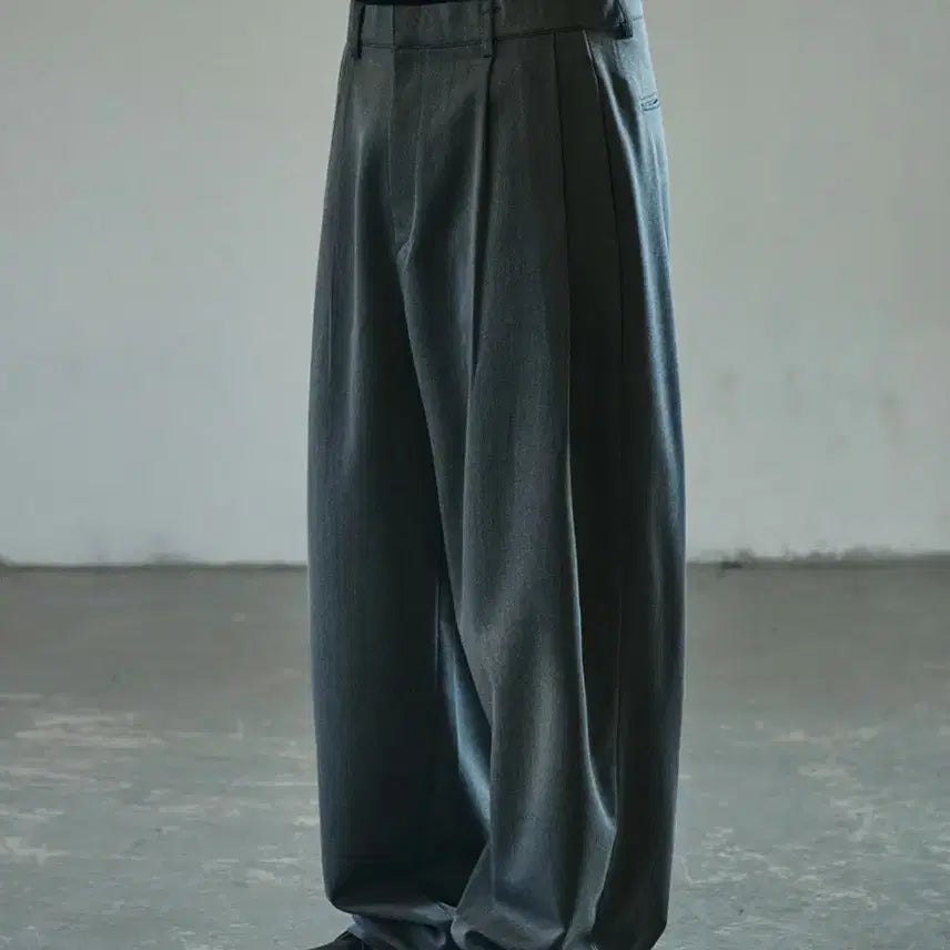 [BUNJANG] Signature Two-Tuck Wide Slacks - Medium Grey / 시그니처 투턱 와이드 슬랙스 미디엄그레이 (31)