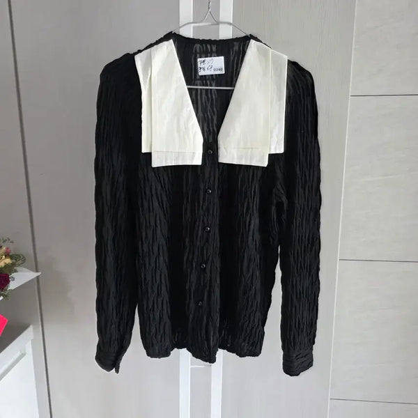 [BUNJANG] Pleated Collar Blouse Black/White / 주름 카라 블라우스 블랙/화이트