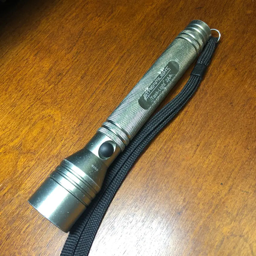 [BUNJANG] Streamlight Task-Light 2AA Original US Military Issued Tactical Flashlight / 전술라이트3. [정상작동] 미군 오리지널 스트림라이트 전술 손전등 (2AA) 45