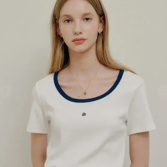 [BUNJANG] Lookast Chalin U-Neck Short Sleeve T-Shirt / (새제품) 룩캐스트 첼린 유넥 반팔 티셔츠
