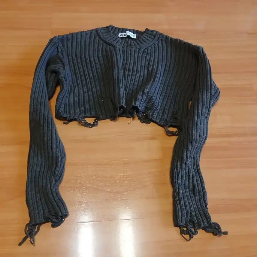 [BUNJANG] Zara Cropped Knit Khaki / 자라 크롭 니트 ㅡ 카키색, S, M