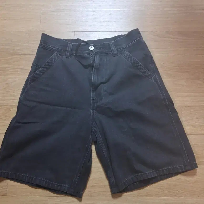 [BUNJANG] Uniqlo Cargo Black Denim Shorts / 카고 흑청 반바지 블랙
