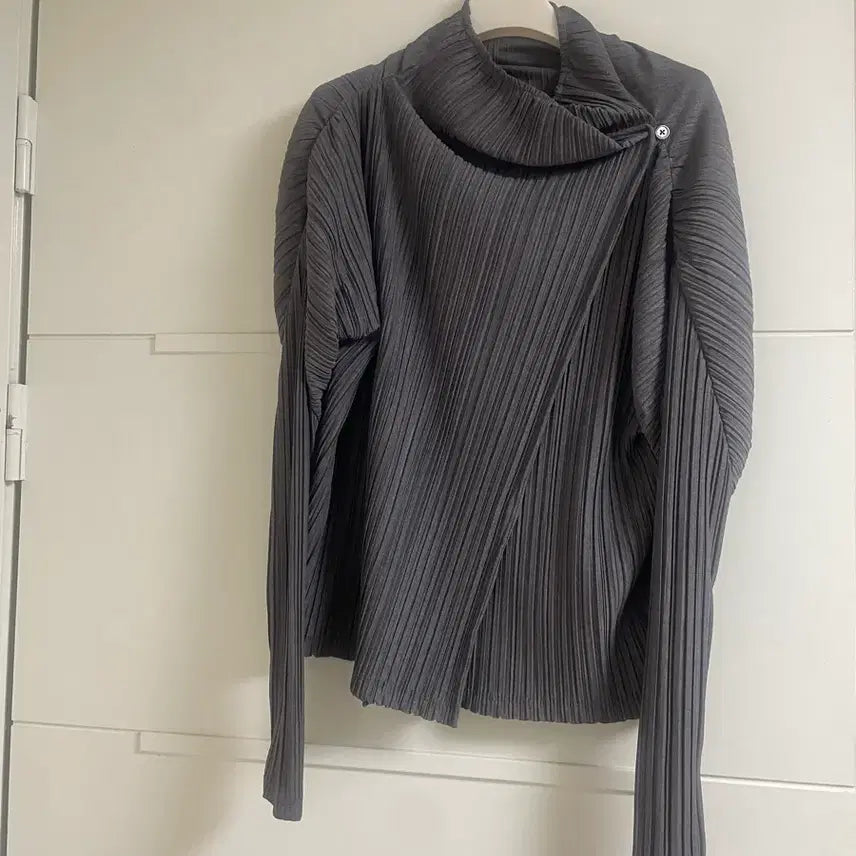 [BUNJANG] RE917 Pleated Cardigan Dark Grey Size 36 / 르917 플리츠 가디건 다크그레이 36사이즈