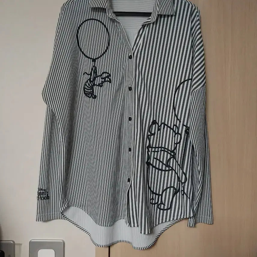 [BUNJANG] Disney Winnie the Pooh Stripe Shirt / 스판좋은 디즈니 곰돌이 푸 스트라이프 셔츠 66