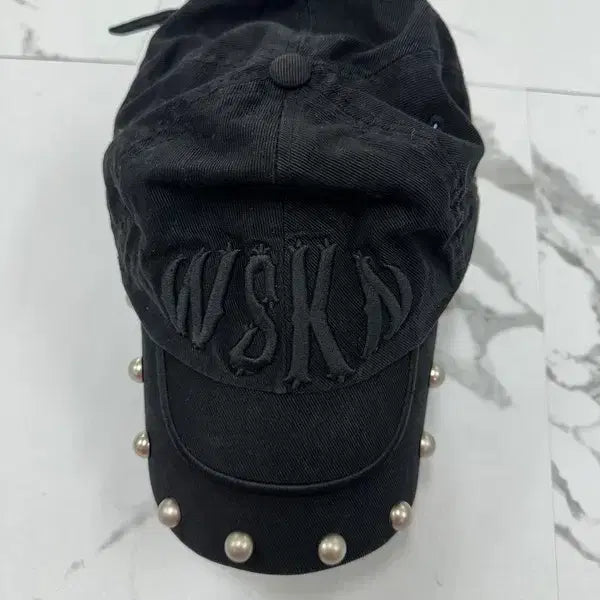 [BUNJANG] Weston Embroidered Stud Ball Cap / 웨스켄 엠브로이더드 스터드 볼캡