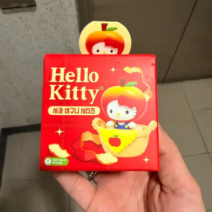 [BUNJANG] Hello Kitty Apple Series Figure (Sealed) / 헬로키티 애플 시리즈 피규어(미개봉정품)