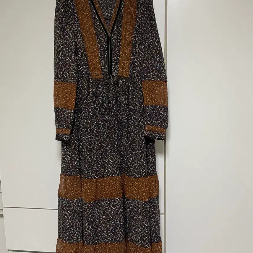 [BUNJANG] Thursday Island Brown Chiffon Maxi Dress / 써스데이아일랜드