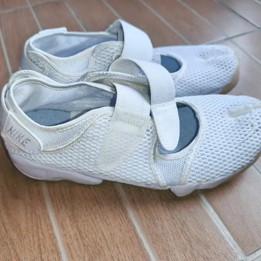 [BUNJANG] Nike Air Rift Breathe White / [WMNS 290 / 남성 280 추천] 나이키 에어 리프트 브리드 화이트