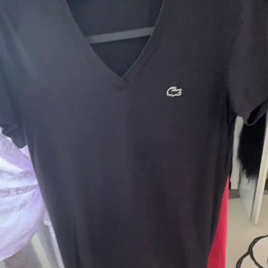 [BUNJANG] Lacoste Black V-Neck T-Shirt / 라코스테 브이넥 반팔티