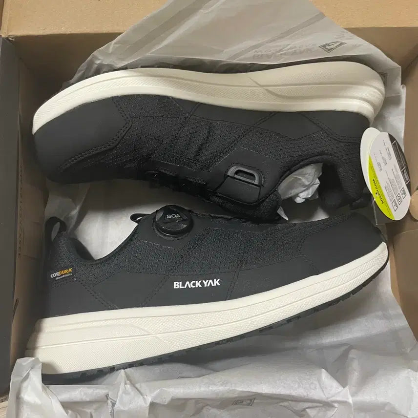 [BUNJANG] Blackyak YAK-422D Lightweight Safety Boots / 블랙야크 안전화 YAK-422D 블랙 270(새상품)