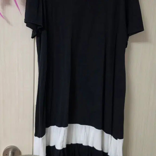 [BUNJANG] Black and White Color Block Ruffle Dress / 블랙 화이트 배색 프릴 원피스