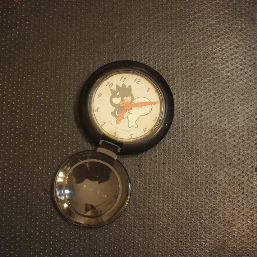 [BUNJANG] Sanrio Badtz-Maru Vintage Clock / 산리오 배드바츠마루시계 고전 캐릭터 바츠마루인형 빈티지소품 배츠마루고전완구UU