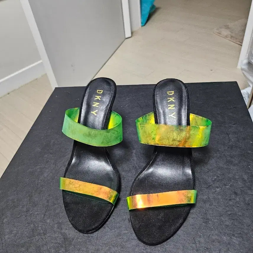 [BUNJANG] DKNY Transparent Strap Mules Size 6.5M / DKNY 투명 스트랩 뮬 6.5M 사이즈 상태매우좋음