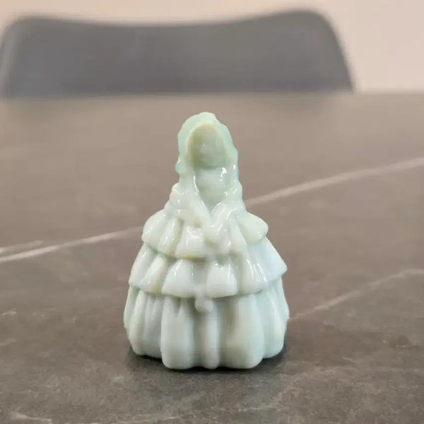 [BUNJANG] Boyd Glass Louise Colonial Lady Figurine / 티지 보이드 글라스 루이즈 콜로니얼 레이디 피겨린 (Boyd Glass Louise Colonial Lady)