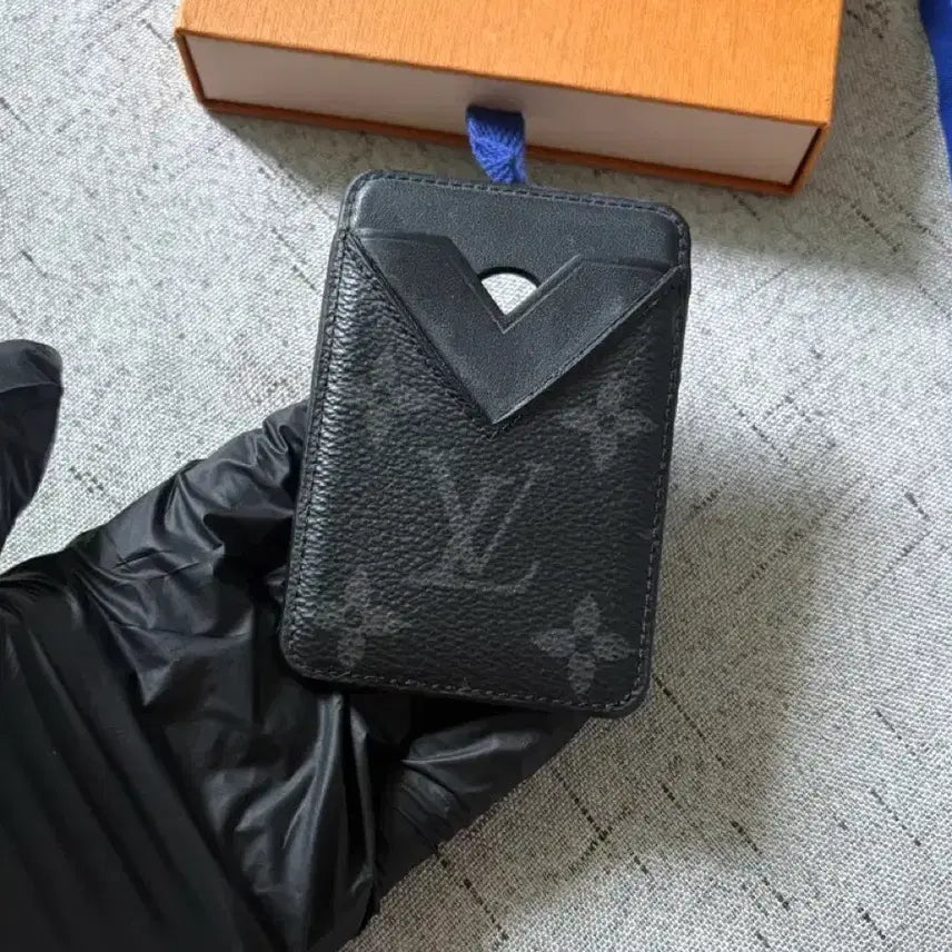 [BUNJANG] Louis Vuitton Eclipse Magsafe Cardholder / [신형]루이비통 이클립스 맥세이프 카드지갑