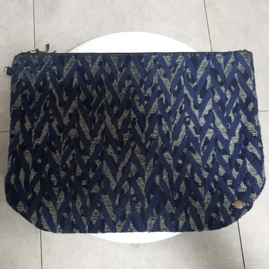 [BUNJANG] ACC:SCENT Jacquard Zigzag Pattern Clutch Pouch Bag / 액센트 ACC:SCENT 자카드 지그재그 패턴 클러치 파우치 백