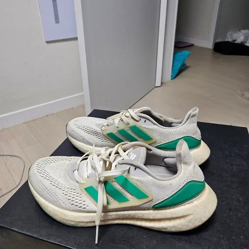 [BUNJANG] Adidas Ultraboost 22 White Green 270mm / 아디다스 울트라부스트 22 270mm 화이트 그린 상태좋음