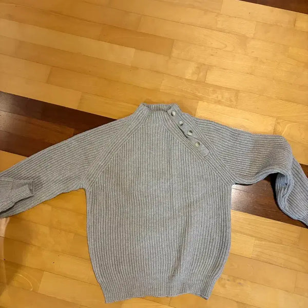 [BUNJANG] Gray Button Detail Knit Sweater / 니트 그레이 버튼 디테일