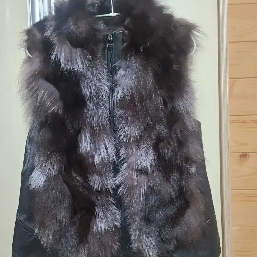 [BUNJANG] Premium Fox Fur & Sheepskin Vest (Size 77) / 고급  폭스양가죽  베스트 77 상태는최상입니다