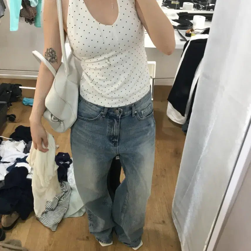 [BUNJANG] Our Cabinet Halter Dot Sleeveless Top / 새상품 아워캐비넷 티오 halter dot sleeveless