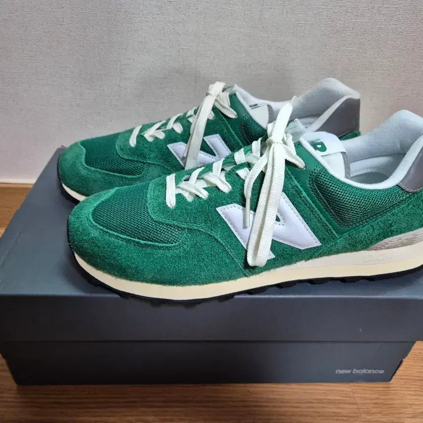 [BUNJANG] New Balance 574 Heritage Grass Green Sneakers / [ 300 ] 뉴발 574 헤리티지 그래스 그린 팝니다.