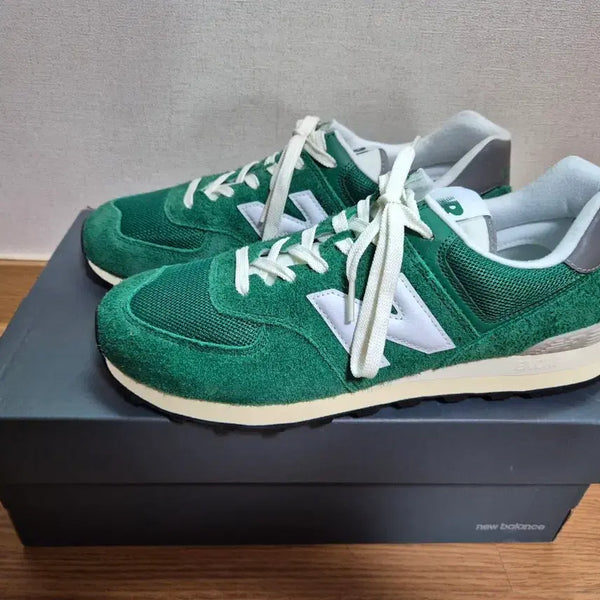 [BUNJANG] New Balance 574 Heritage Grass Green Sneakers / [ 300 ] 뉴발 574 헤리티지 그래스 그린 팝니다.