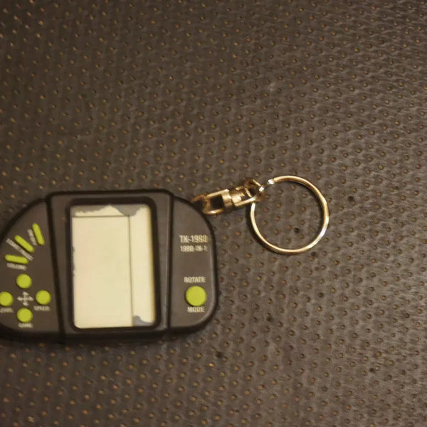 [BUNJANG] Miniature Vintage Game Console Keychain / 빈티지게임기 키링 열쇠고리 미니게임 빈티지데코악세사리 인테리어소품 빈티지소품UU